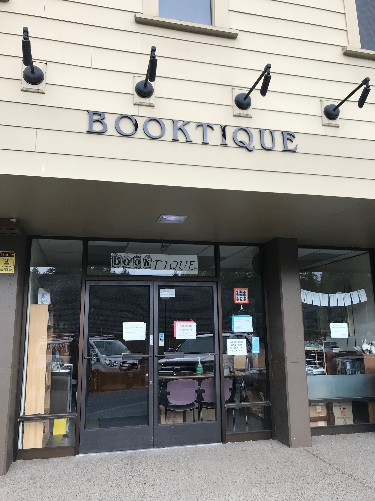 Booktique II sign